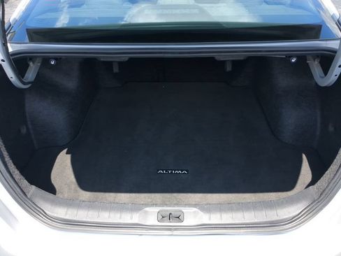 Used 2025 Nissan Altima 2.5 SV FWD image 12
