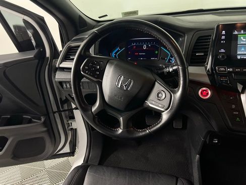Used 2024 Honda Odyssey Sport image 14