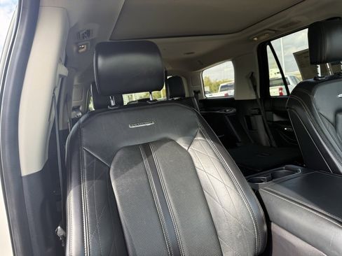 Used 2019 Ford Expedition Platinum image 41