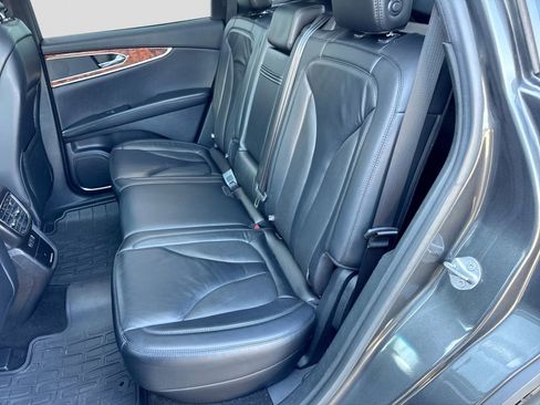 Used 2019 Lincoln Nautilus Select image 20