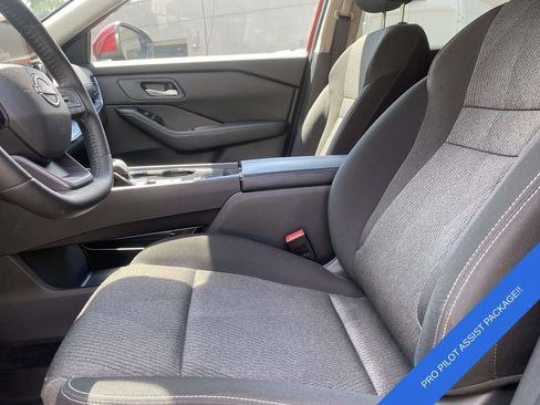 Used 2025 Nissan Rogue SV FWD image 15