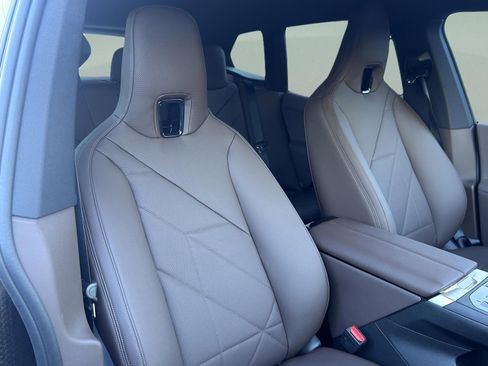 Used 2026 BMW iX xDrive45 image 9