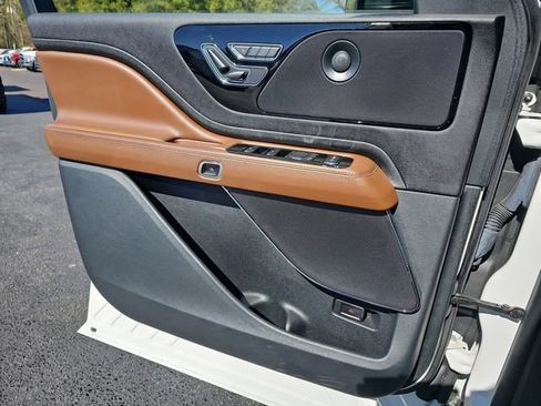 Used 2023 Lincoln Aviator Reserve image 24