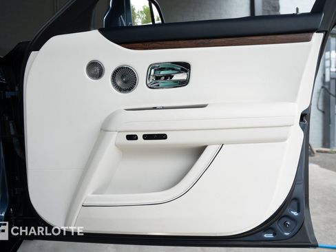 Used 2023 Rolls-Royce Ghost AWD/4WD image 32