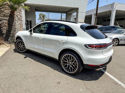 Used 2020 Porsche Macan AWD/4WD image 3