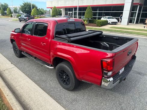 Used 2022 Toyota Tacoma SR5 RWD image 5