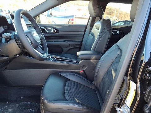 New 2026 Jeep Compass Latitude image 7