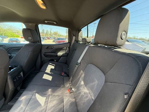 Used 2023 Chevrolet Colorado Trail Boss w/ Technology Package image 25