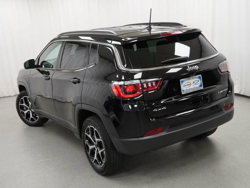 Used 2025 Jeep Compass Limited AWD/4WD image 37