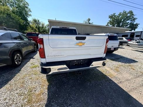 Used 2022 Chevrolet Silverado 2500 LT w/ Convenience Package AWD/4WD image 14