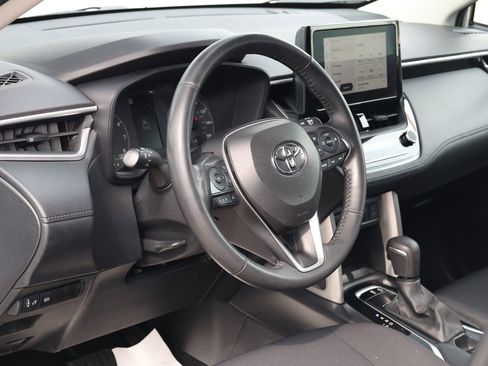 Used 2024 Toyota Corolla Cross LE AWD/4WD image 13