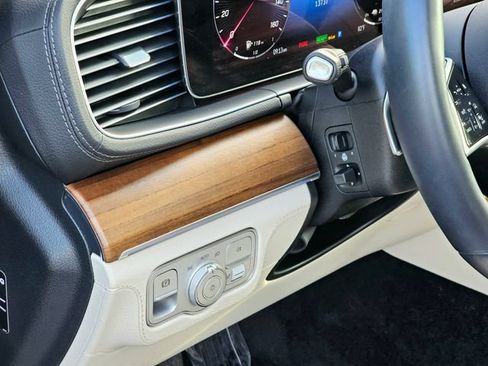 Certified 2024 Mercedes-Benz GLE 450e 4MATIC image 17