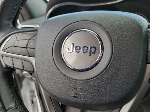 Used 2021 Jeep Grand Cherokee Freedom Edition AWD/4WD image 24