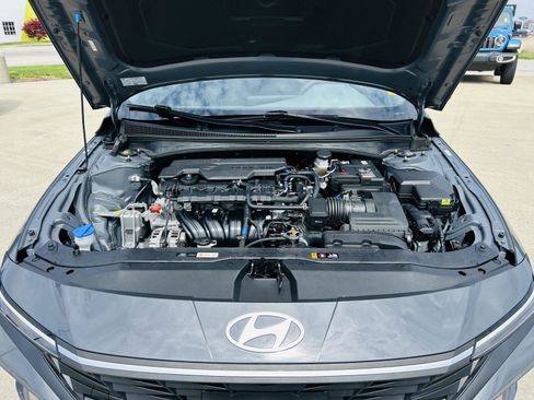 Used 2024 Hyundai Elantra SEL image 39