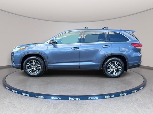 Used 2018 Toyota Highlander Plus AWD/4WD image 9