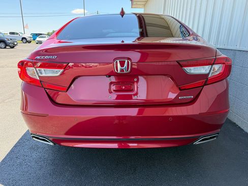 Used 2018 Honda Accord Touring image 5