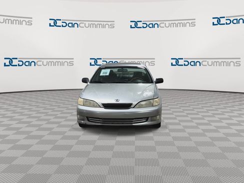 Used 2000 Lexus ES 330 FWD image 3