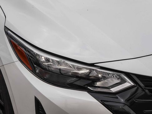 Used 2025 Nissan Sentra SR w/ Midnight Edition FWD image 6