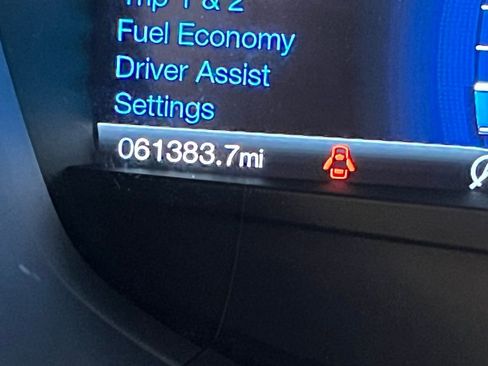 Used 2017 Ford Fusion SE w/ Fusion SE Technology Package image 21