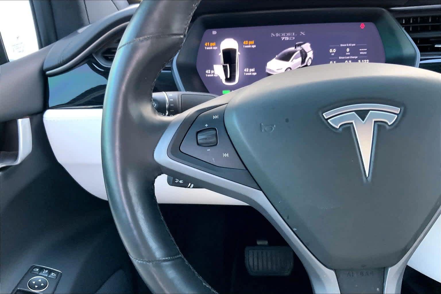 Used 2018 Tesla Model X 75D AWD/4WD image 23