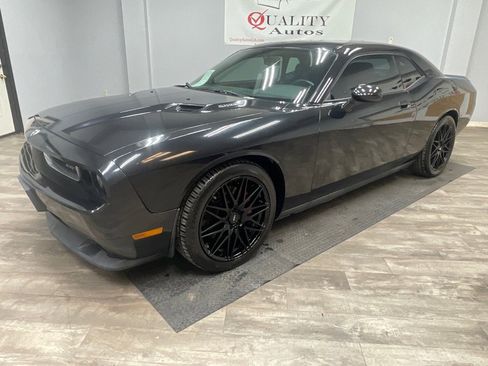 Used 2009 Dodge Challenger SRT8 RWD image 6