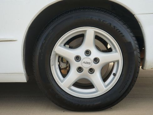 Used 1998 Pontiac Firebird Formula w/ Opt Pkg image 38