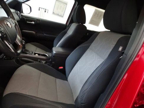 Used 2023 Toyota Tacoma TRD Sport image 2