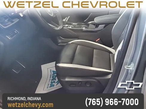 Used 2025 Buick Envision Sport Touring AWD/4WD image 3