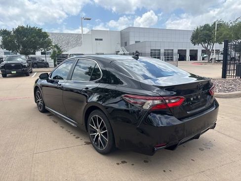 Used 2023 Toyota Camry SE FWD image 7