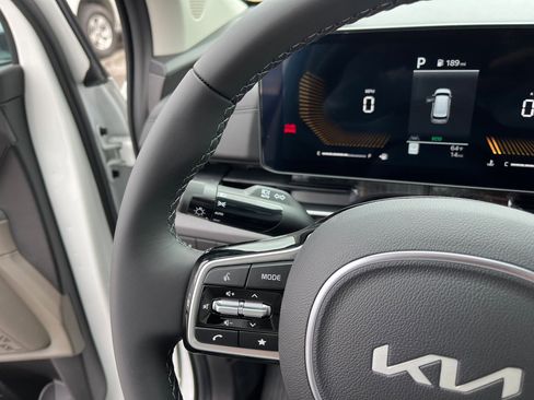 New 2026 Kia Carnival EX image 21