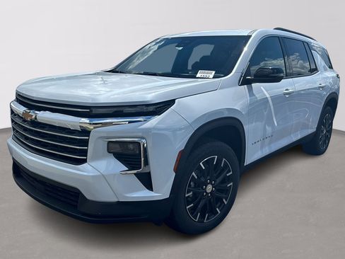 New 2026 Chevrolet Traverse LT w/ Sun and Wheel Package FWD image 1