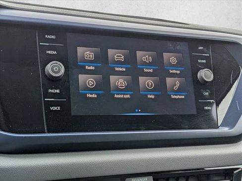 Used 2022 Volkswagen Taos SE FWD image 13