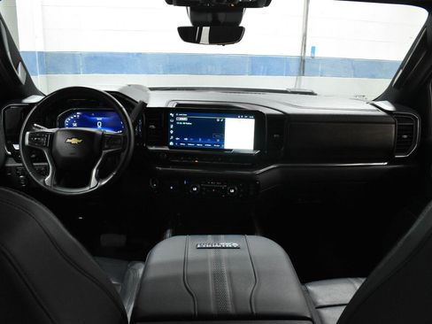 Used 2024 Chevrolet Silverado 3500 High Country w/ High Country Premium Package AWD/4WD image 5