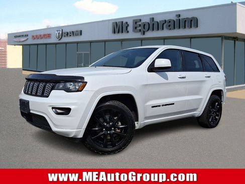 Used 2018 Jeep Grand Cherokee Altitude AWD/4WD image 1