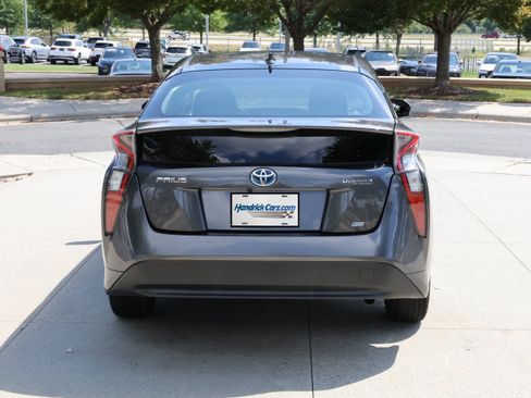 Used 2017 Toyota Prius Two FWD image 8