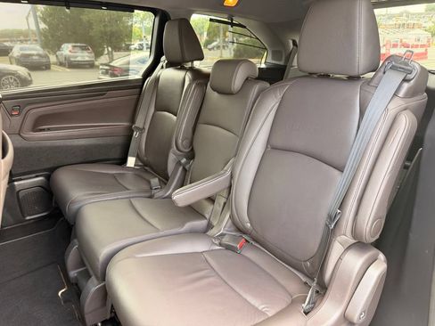 Used 2018 Honda Odyssey Elite image 12