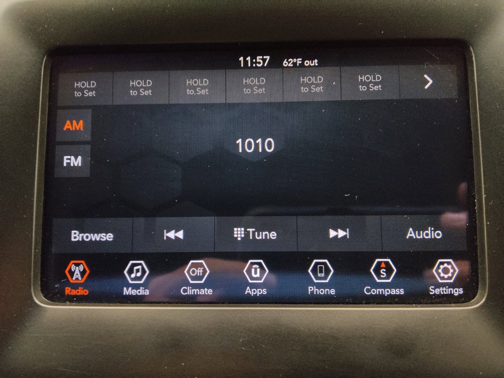 Used 2019 Jeep Cherokee Latitude w/ Popular Appearance Group FWD image 25