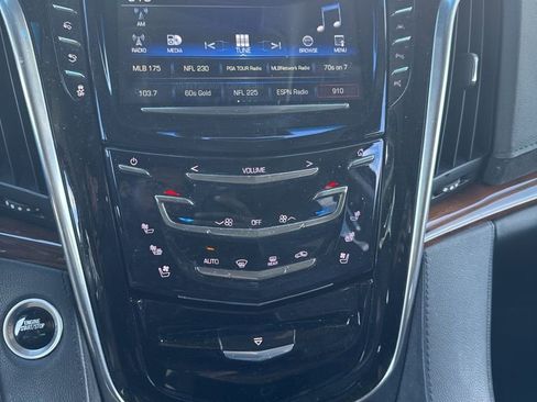 Used 2019 Cadillac Escalade Premium Luxury image 12