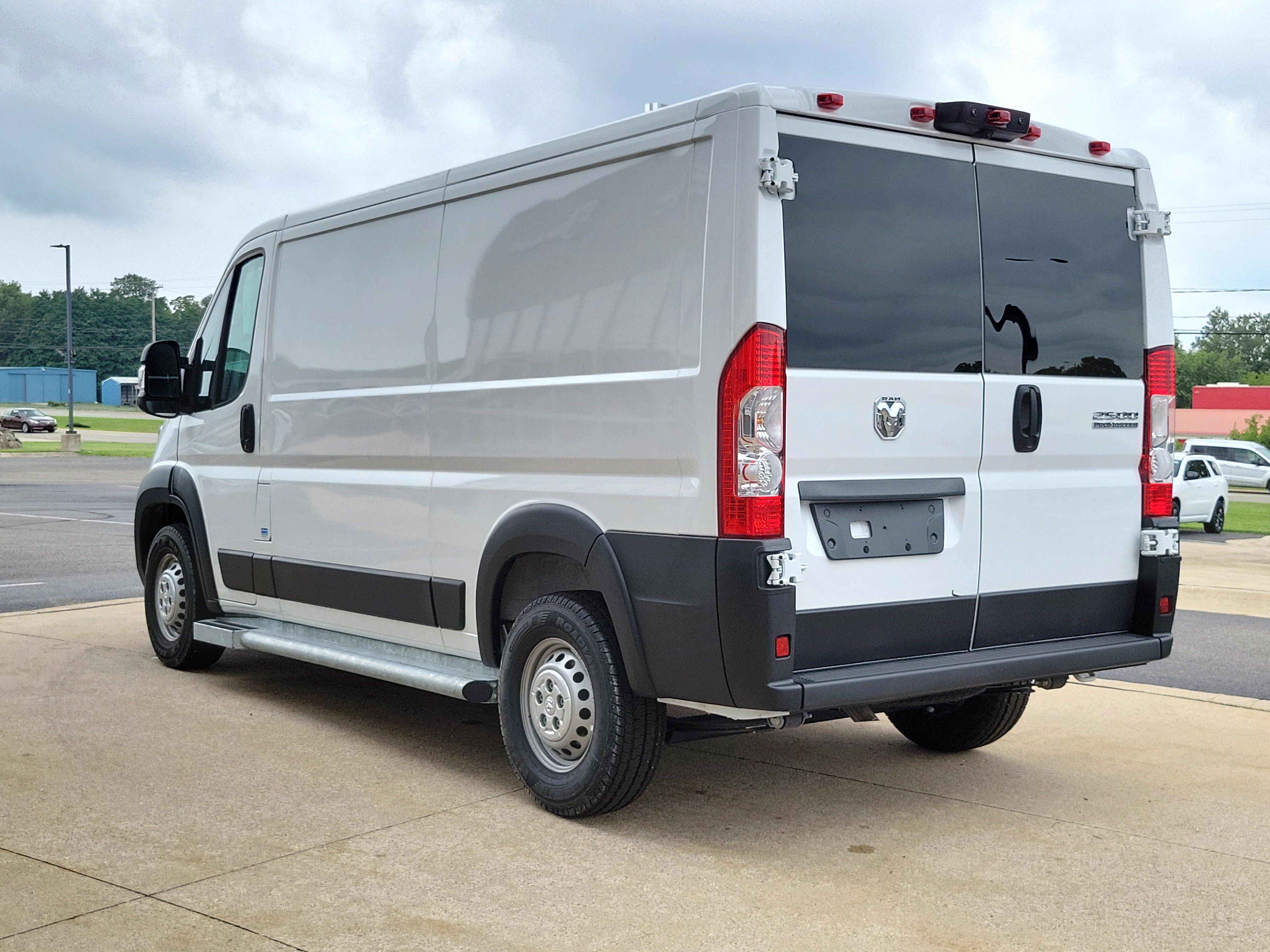 Used 2025 RAM ProMaster 2500 w/ U-Haul Equipment Group FWD image 3