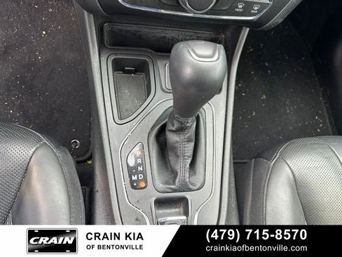 Used 2021 Jeep Cherokee Latitude Lux FWD image 29