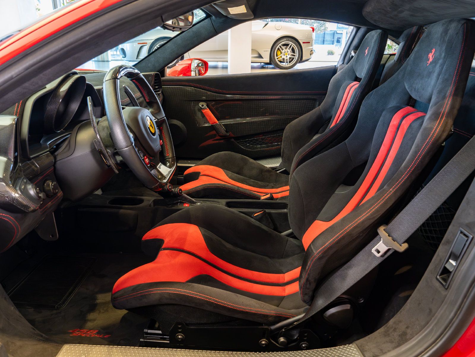 Used 2015 Ferrari 458 Speciale Coupe RWD image 10