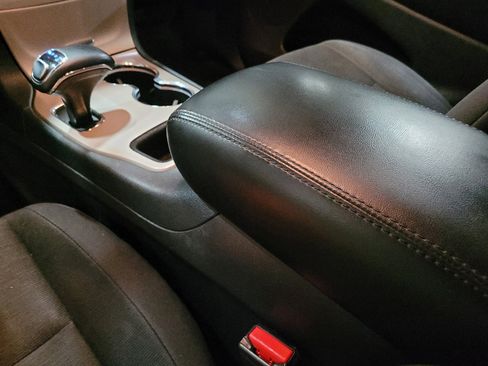 Used 2015 Jeep Grand Cherokee Laredo w/ Quick Order Package 23E image 26