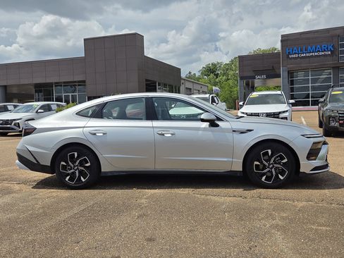 Certified 2025 Hyundai Sonata SEL FWD image 3