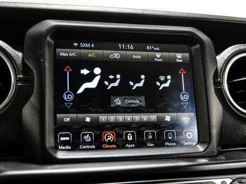 Used 2020 Jeep Wrangler Unlimited Sahara AWD/4WD image 29