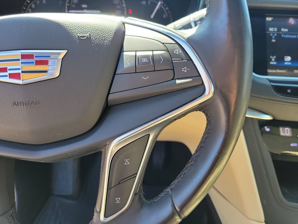 Used 2018 Cadillac XT5 Luxury w/ Driver Awareness Package FWD image 23