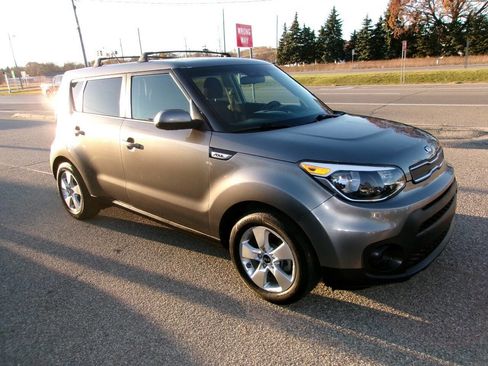 Used 2018 Kia Soul Base 4dr Crossover 6A image 2
