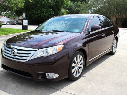 Used 2011 Toyota Avalon Limited FWD image 4