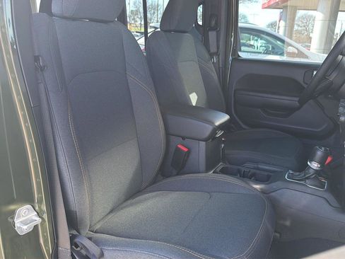 Used 2024 Jeep Wrangler Sport S image 16