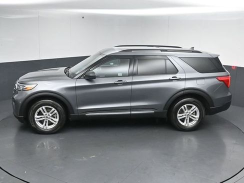 Used 2022 Ford Explorer XLT w/ Class IV Trailer Tow Package AWD/4WD image 47
