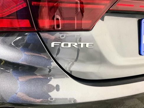 Used 2022 Kia Forte LXS image 14